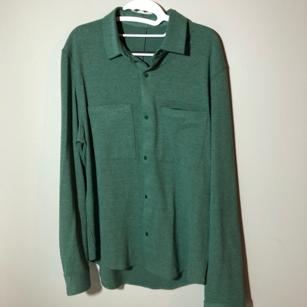 Lululemon soft knit green overshirt mens M zip chest pockets snap closure